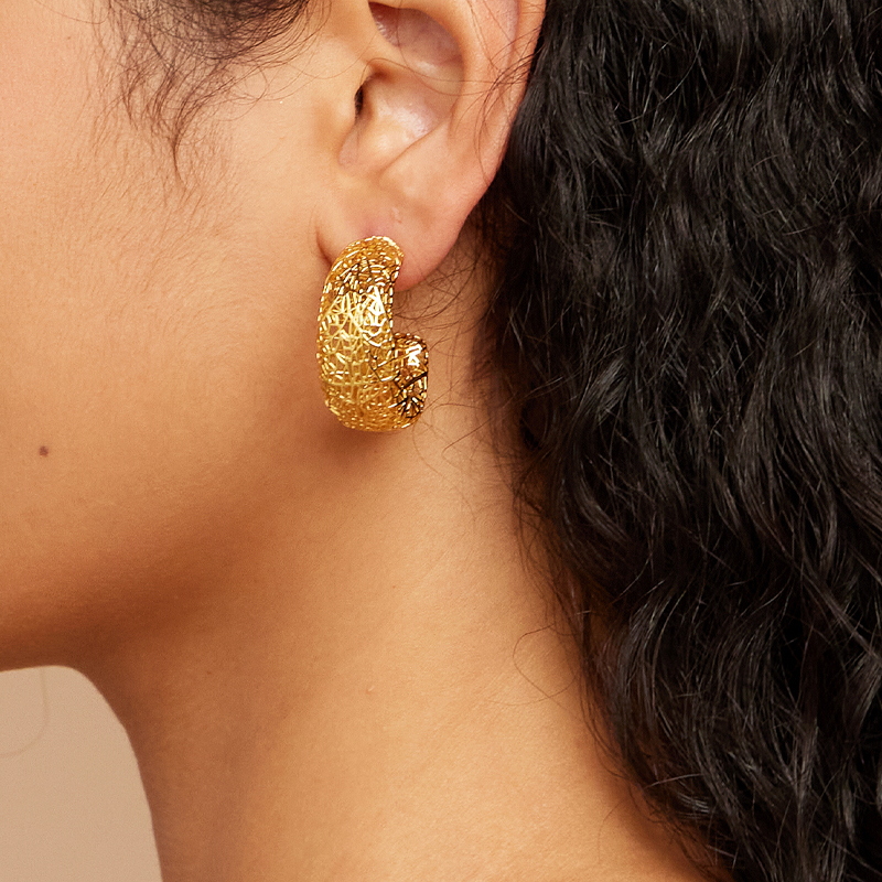 IVOG C Shape Hollowed Out Earr - огляд і ціна Street Fashion Website